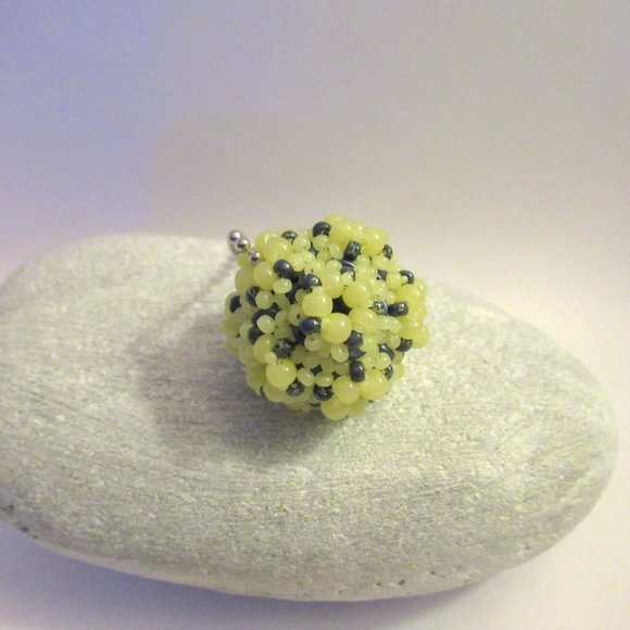 Uranium Glass Pendant - Picture 6 of 12